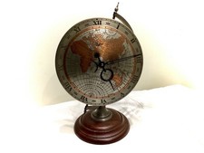 Vintage Quartz Uhr *Urgos* Globus 33cm Kupfer Holz Sockel Top RAR Sammlerstück
