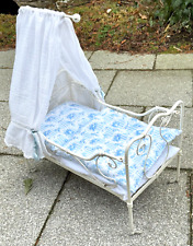 Puppenbett Metall auf Rädern Bett für Puppe SEHR ALT