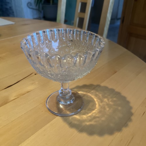 Glasschale mit fuß - mit,