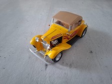 Ford Roadster, gelb, Hot Rod, 1932, Flammenmotiv, 1:18, Road Legends