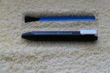 Werbeartikel von IBM Druckbleistift (ohne Mine) und Technikerpinsel im IBM blau.