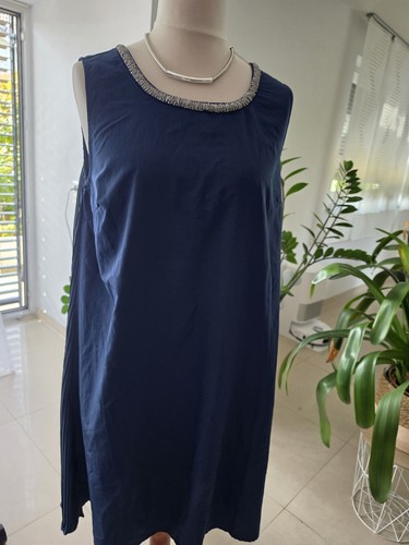 Hübsches neuw plissee kleid - hübsches, neuw.