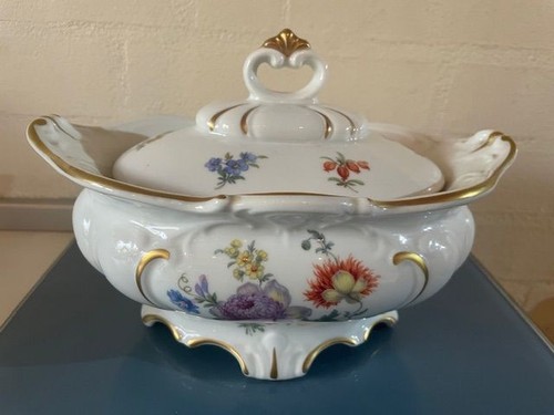 Barocke suppenterrine mit - barocke,
