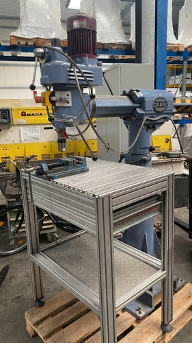 Schnellradialbohrmaschine