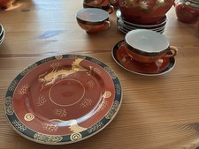 Altes, rotes Teeservice - Goldener Drache, dünnes Porzellan mit Geisha, 6 Pers. 