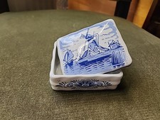 Kleine Porzellan Dose mit