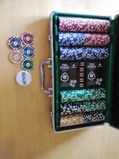 300er Profi Pokerkoffer Pro Poker Chips Metallkern 5 Farben und Werte Karten neu