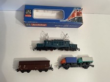 DDR Eisenbahn TT Zeuke Krokodillok E94 065 mit Güterwaggons 