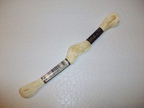 Gelbes stickgarn sticktwist - stickgarn, /