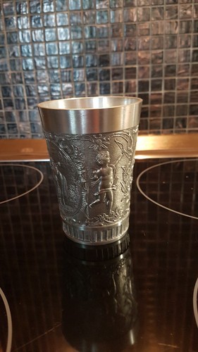 Zinn becher mit jagdmotiv - becher,