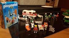 Playmobil Sammlung  Ambulance / Polizei Autos und Figuren