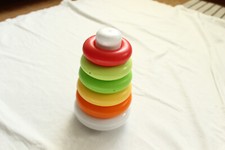 retro Ring-Pyramide Stapelturm