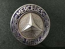 Firmenzeichen Mercedes kühler