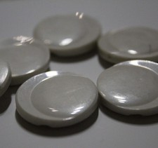 6 Weiße Knöpfe mit Sichel -