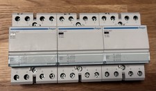 Hager ESC441 Installationsschütz, 40A, 4 Öffner, 230V