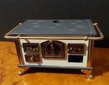 Bodo Henning Puppenhaus Ofen