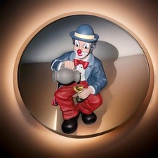 Großer Sitzender Trinkender