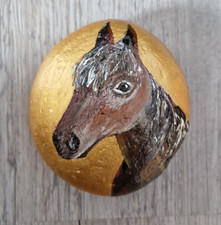 Handbemalter Stein mit einem