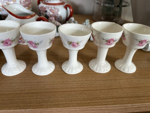 Eierbecher porzellan auf fuß - eierbecher,