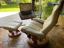 Stressless Sessel Consul in cream mit Hocker und Tablet Halter