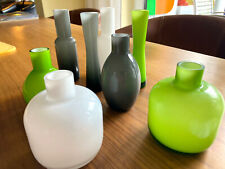 Konvolut von Vasen aus Überfangglas der Fa. Philippi in versch. Farben u. Formen