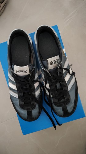 Rare preloved adidas - *rare,