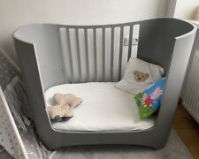 Mitwachsendes Babybett und Juniorbett, Leander, Grau Gitterbett Öko Holz
