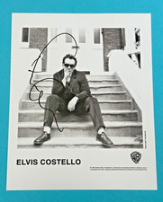 Elvis Costello  ,  20x25 cm  -  signed, original Autogramm !!!