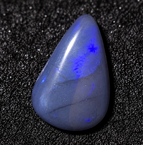 Black opal lightning - black,