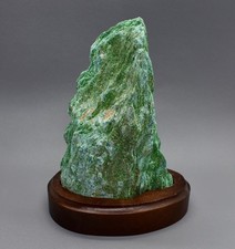 Natürliche FUCHSIT STUFE mit Holzsockel Rohstein Solitär Unikat 0,685 KG #4