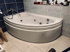 Badewanne mit Whirlpool