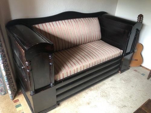 Gründerzeitsofa mit