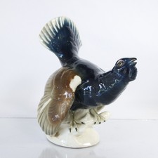 Große Porzellanfigur