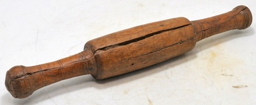 Antikes holz küchenutensil - antikes, holz-küchenutensil