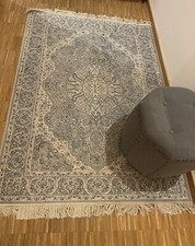 Design Teppich mit Design Hocker modern (wie Neu) Neupreis 890,-€