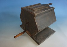 RS0921-112: Alte Buttermaschine Holz 19 Jhdt. 