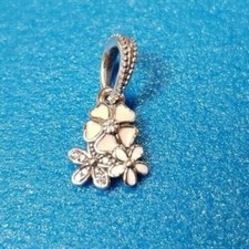 Pandora Malerische Blüten