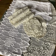 Tisch Deckchen Konvolut