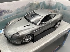 Modellautos 1:18 The Beanstalk Group Aston Martin V12 Vanquish Bond 007 OVP