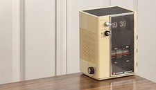 Hitachi Flip Radiowecker /