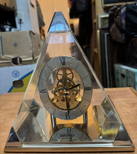 Seiko QAW109G Pyramidenuhr