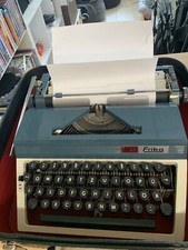 Reiseschreibmaschine Erika daro