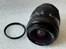 Zoomobjektiv Nikon AF Nikkor 28-70mm 1:3.5-4.5 D (inkl. B+W UV-Haze F-Pro 52 mm)