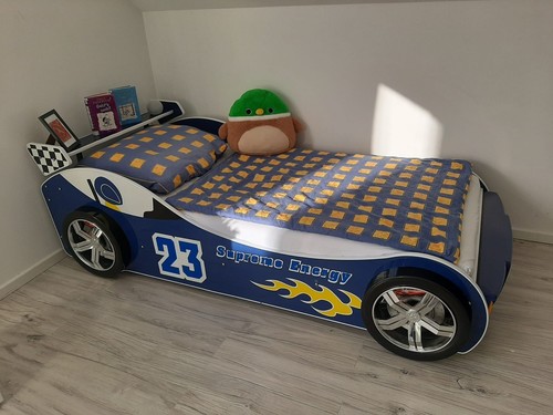 Autobett mit rahmen und - mit,