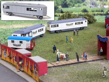 MU N-S00050 - Zirkus Schaustellerwohnwagen modern auf Fahrt  - Spur N - NEU