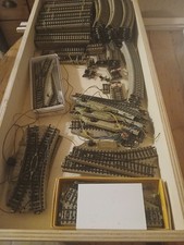 Märklin H0 M-Gleis Konvolut mit 8 E-Weichen und 2 DKWs, Über 100 Teile