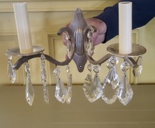 Dekoratives Paar Wandleuchter Messing silberfarben eloxiert Kristallglas