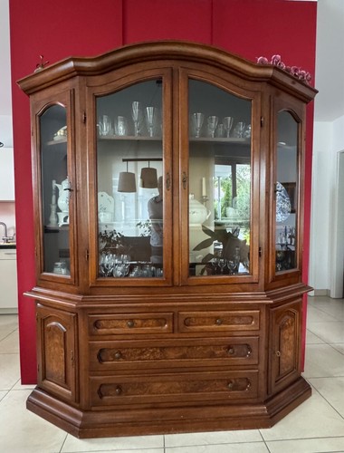 Massive vitrine nussbaum - vitrine,