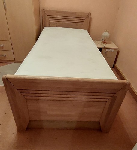 Seniorenbett mit
