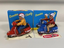 2 Stück Schuco Scooter Charly Motorroller rot und blau, Blechspielzeug NEU!!!